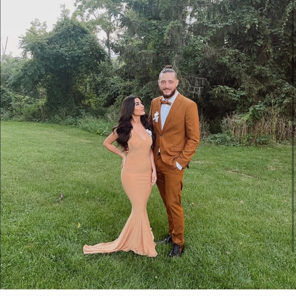 Suit set from Nordstrom Rack - Picture 2 of 2